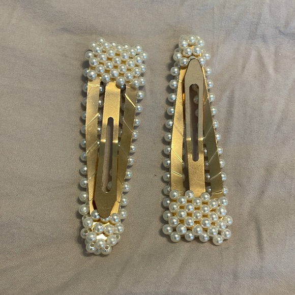 Large Gold/Pearl Barrettes - Picture 3 of 3